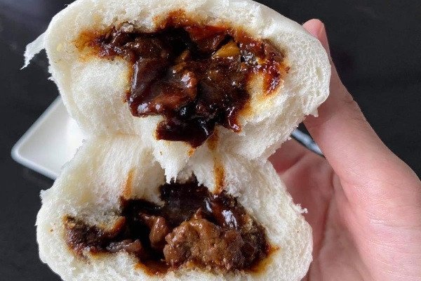 Bánh bao nhân bò sốt dầu hào thơm ngon, vỏ bánh trắng mềm