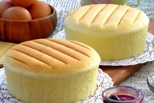 Bánh bông lan nướng bằng nồi cơm điện thơm ngon