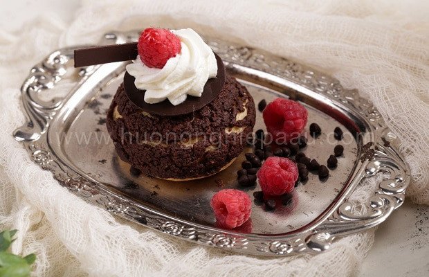 Bánh Choux trang trí Raspberry tinh tế