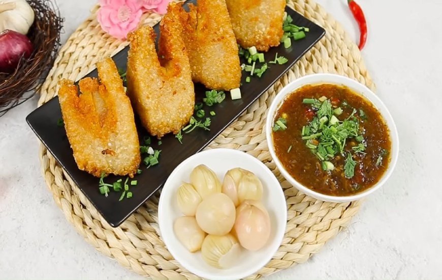 Bánh chưng rán vàng giòn rụm sau khi chế biến bằng nồi chiên không dầu