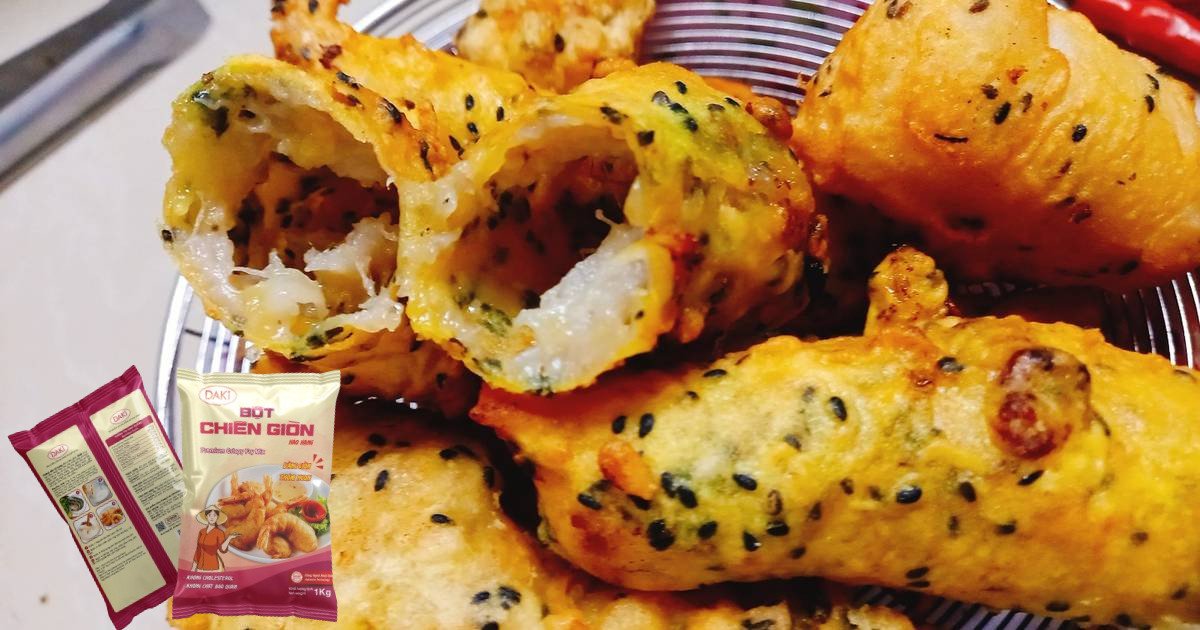 Bánh chuối chiên giòn vàng ươm hấp dẫn trên đĩa