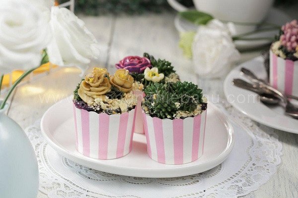 Bánh cupcake nhỏ xinh, hấp dẫn cho buổi cà phê