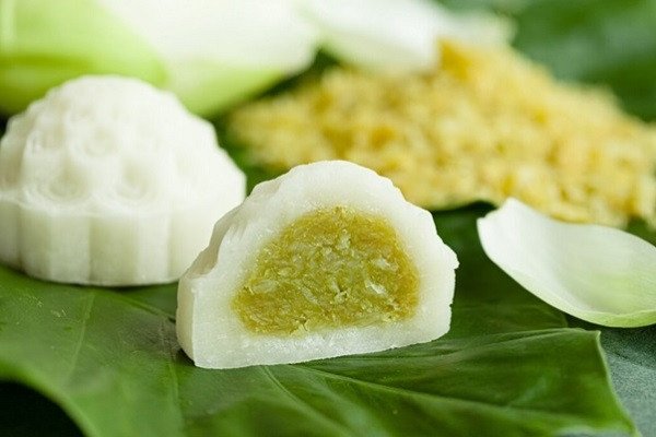 Bánh dẻo nhân cốm xanh dẻo thơm hương vị mùa thu Hà Nội