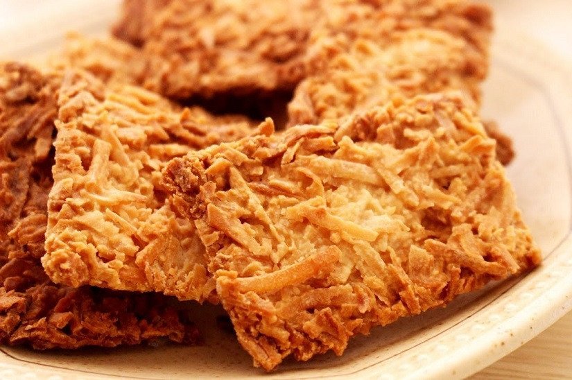 Bánh dừa nướng giòn vàng ươm thành phẩm từ nồi chiên không dầu