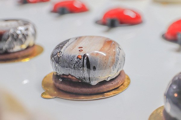 Bánh Entremet mousse cam socola đẹp mắt, tinh tế