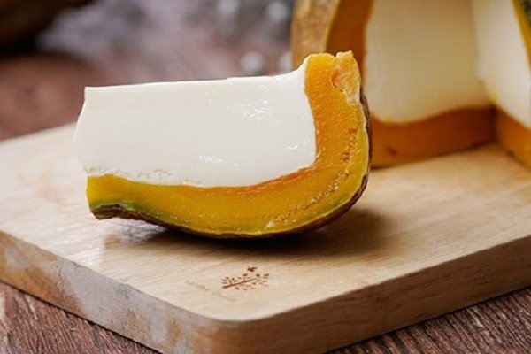 Bánh Flan bí đỏ thành phẩm mềm mịn và hấp dẫn