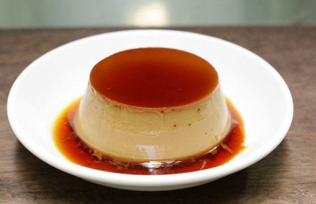 Bánh flan caramen vàng óng, mềm mịn