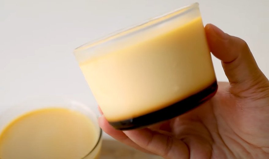 Bánh flan sau khi nướng bằng nồi chiên không dầu
