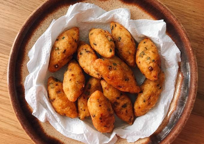 Bánh khoai mì chiên giòn, cay nhẹ hấp dẫn
