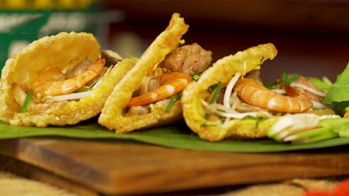 Bánh khoái miền Trung vàng đẹp, đậm đà chế biến từ bột bánh xèo