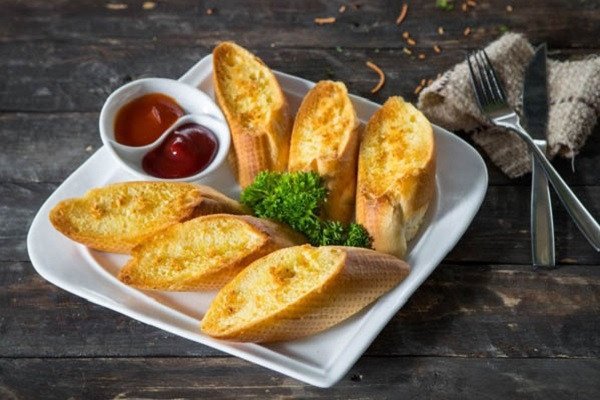 Bánh mì bơ tỏi ngon