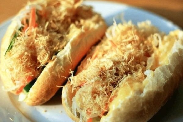 Bánh mì gà Cô Chi, một hương vị độc đáo của bánh mì Đà Nẵng