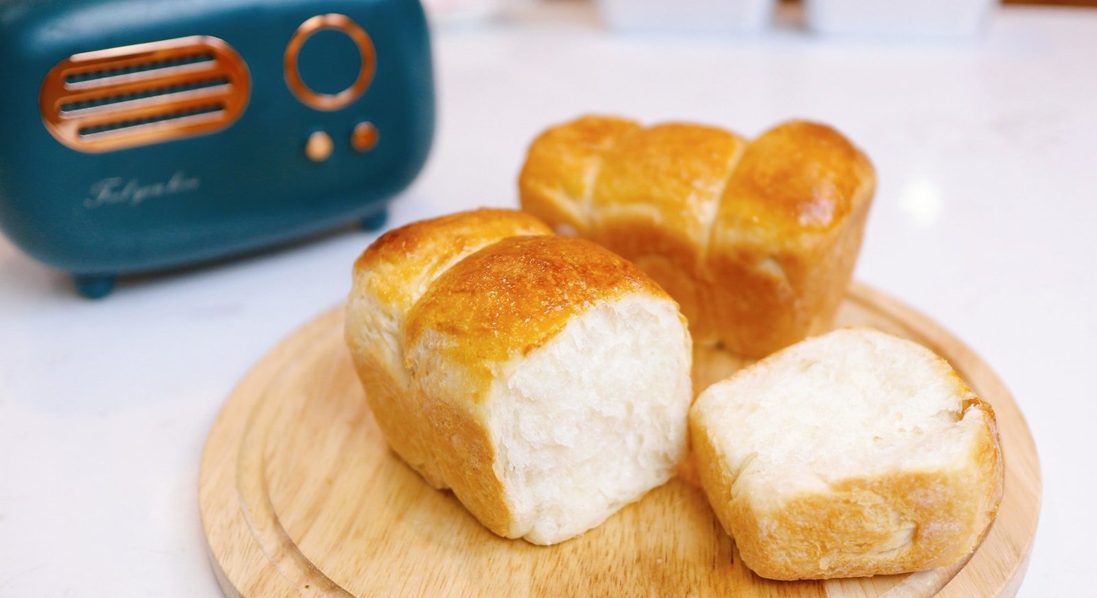Bánh mì vàng giòn sau khi nướng bằng nồi chiên