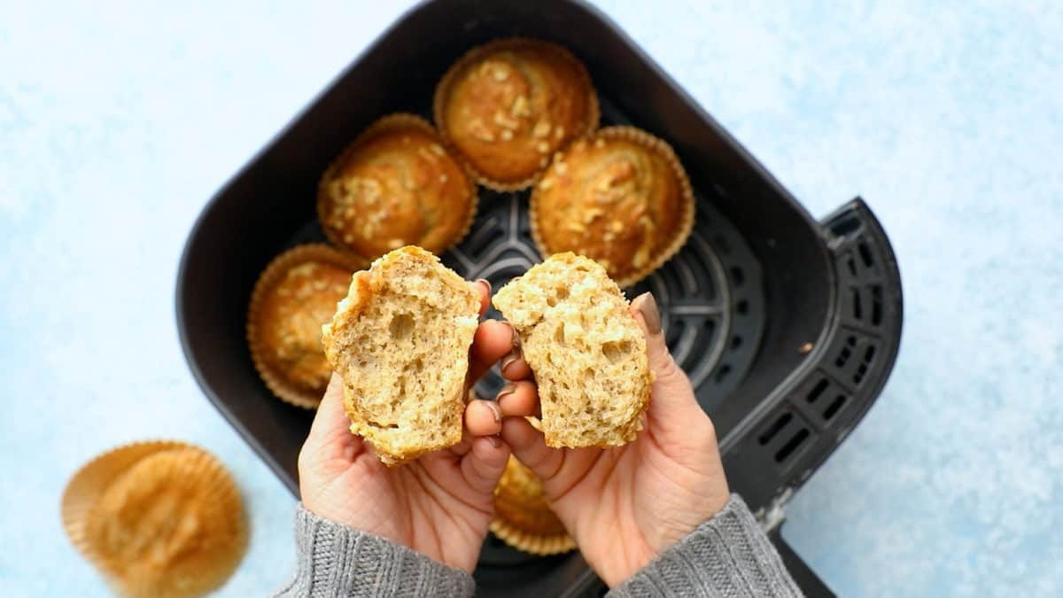 Bánh muffin thơm ngon, hấp dẫn làm bữa sáng dinh dưỡng