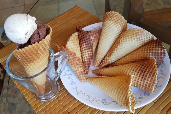 Bánh ốc quế giòn tan thưởng thức cùng kem lạnh