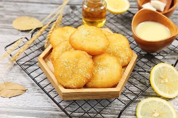 Bánh sắn chiên cốt dừa vàng giòn hấp dẫn, món ăn dân dã Việt Nam
