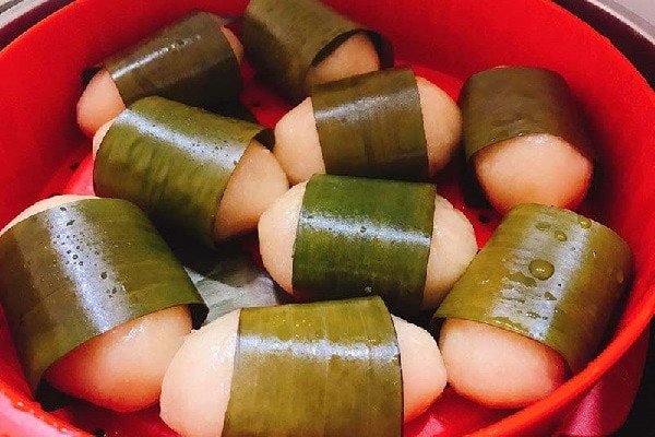 Bánh sắn gói lá chuối hấp truyền thống, hương vị đặc trưng của bánh sắn Phú Thọ