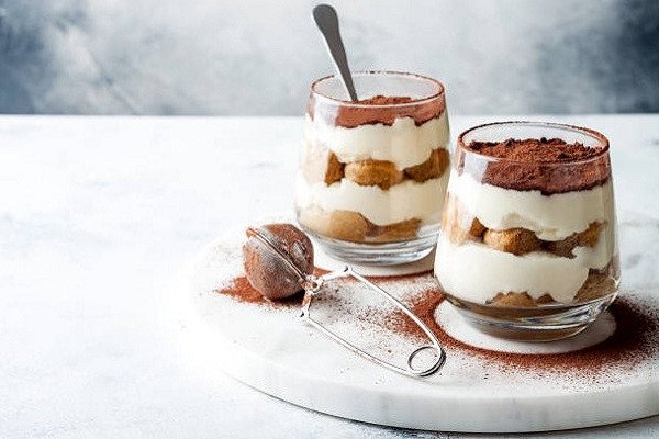 Bánh Tiramisu truyền thống Ý với các lớp hấp dẫn