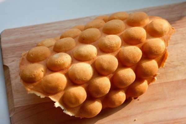 Bánh trứng gà non vàng đẹp, giòn rụm sau khi nướng chuẩn vị