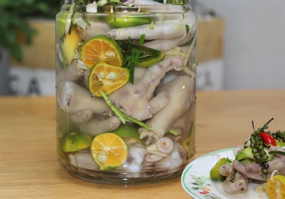 Bảo quản chân gà ngâm sả tắc trong tủ lạnh