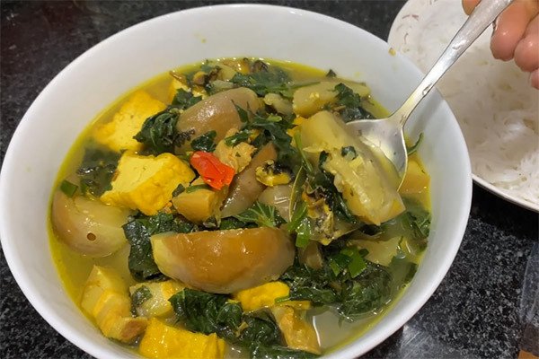 Bát canh cà tím ốc đậu thơm ngon, hấp dẫn