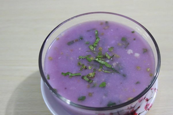 Bát canh khoai mỡ thịt băm tím sánh hấp dẫn