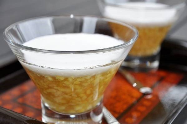 Bát chè bưởi hoàn chỉnh với cùi bưởi giòn, đậu xanh và nước cốt dừa béo ngậy