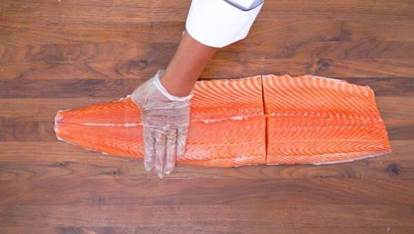 Bí Quyết Phi Lê Cá Hồi Chuẩn Chuyên Gia Tại Gia Bí quyết cắt cá hồi phi lê theo quy tắc 3 bàn tay kiểu Nhật