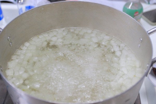 Bí quyết luộc sơ nha đam để loại bỏ nhớt và đắng