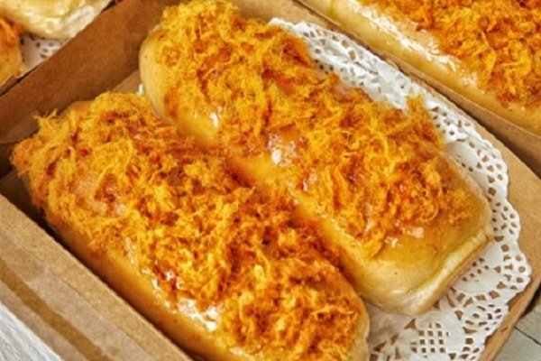 biến tấu bánh mì chà bông gà cay