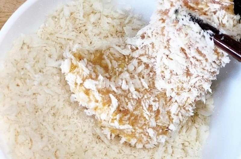 Bột chiên xù dạng mảnh vụn cho lớp vỏ giòn rụm