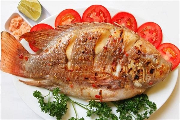 cá diêu hồng chiên sả ớt thơm lừng cay nồng