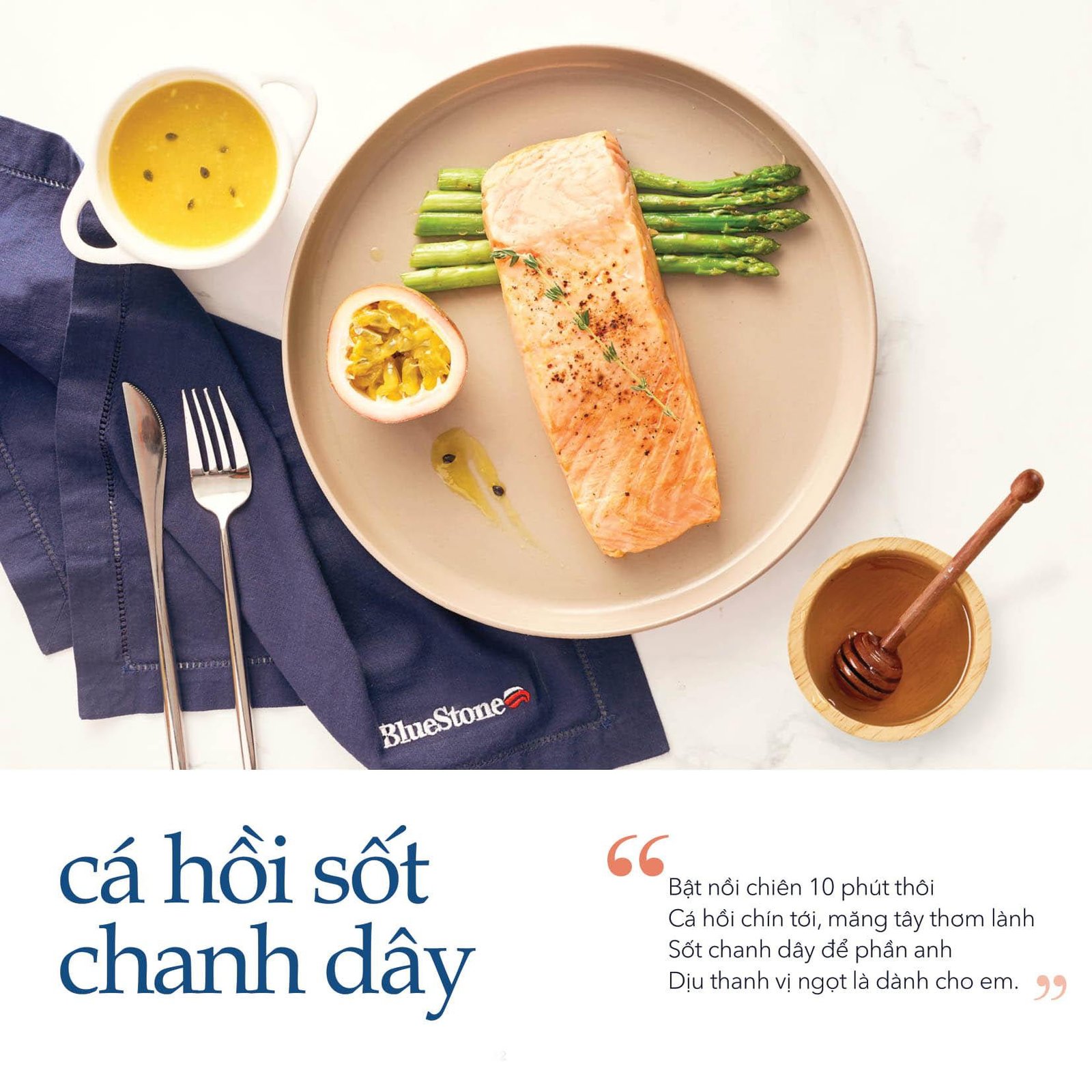 Cá hồi sốt chanh dây thơm ngon cùng măng tây hấp dẫn