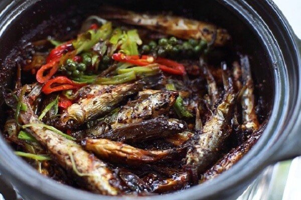 Cá linh kho rục xương ngon tuyệt, đậm đà vị miền Tây