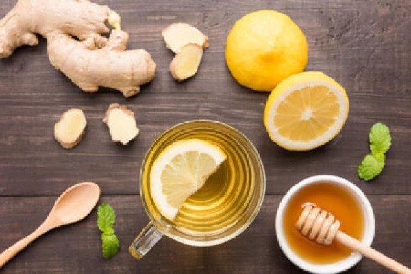 Các nguyên liệu chuẩn bị để làm trà gừng mật ong tự làm tại nhà