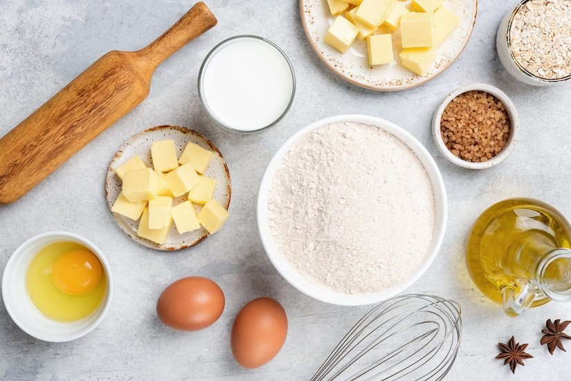 Các nguyên liệu cơ bản chuẩn bị để làm bánh mì hoa cúc xé sợi