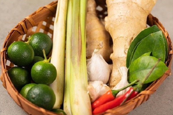 Các nguyên liệu làm nước chấm gà luộc