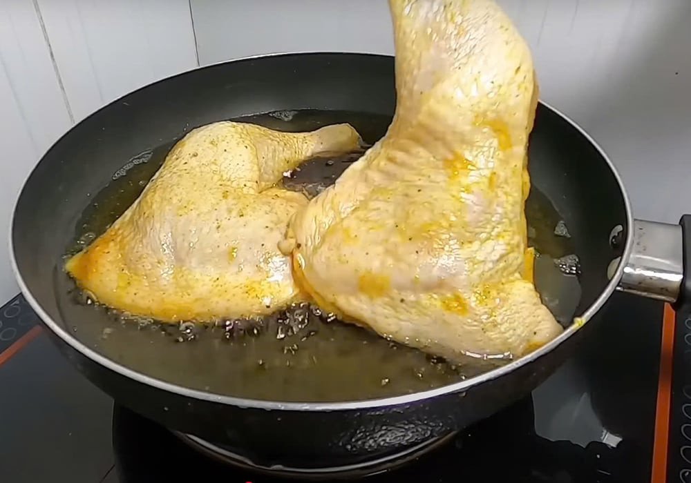 Cách chiên gà giòn không cần bột bằng chảo dầu