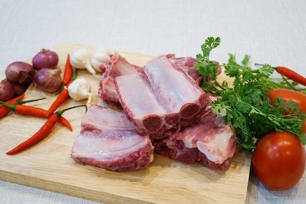 Cách chọn sườn non tươi ngon để nấu canh chua sườn sấu
