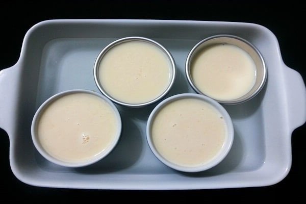 Cách làm bánh flan sữa tươi không rỗ
