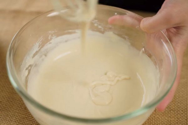 Cách pha bột chiên tôm xù vàng giòn