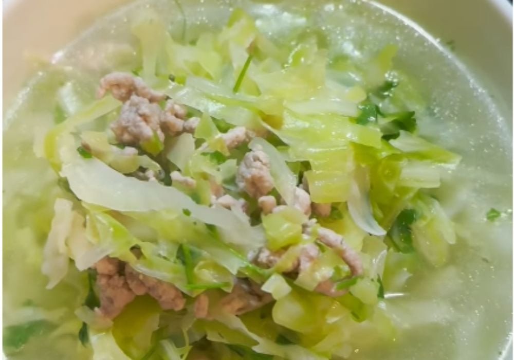 Canh bắp cải thịt băm đã hoàn thành