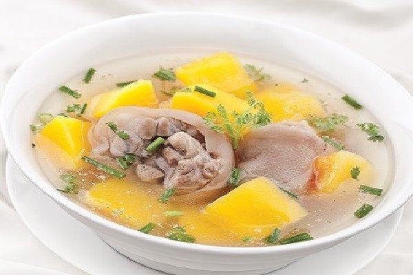Canh bí đỏ hầm xương heo thơm ngon bổ dưỡng cho sức khỏe