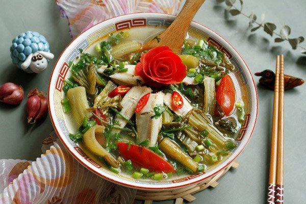 Canh chua cá mai chua ngọt
