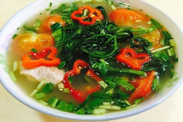 canh rau muống cà chua