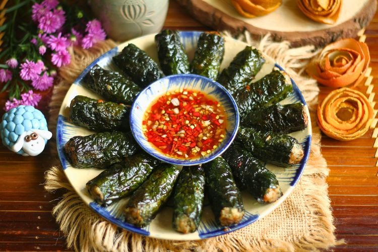 Chả lá lốt chuẩn bị nướng bằng nồi chiên không dầu