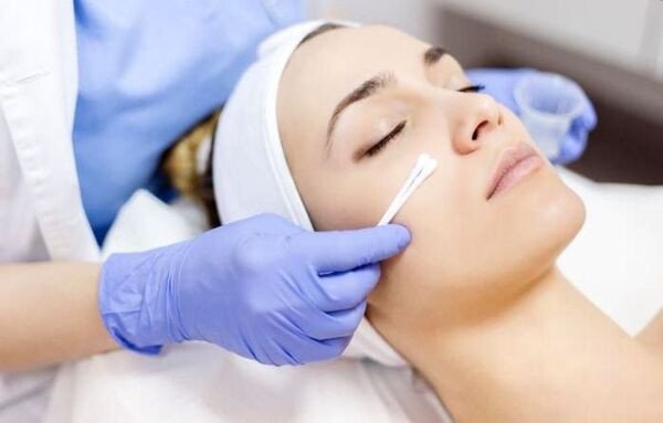 Chăm sóc da toàn diện kết hợp dinh dưỡng giúp cải thiện tình trạng tăng sắc tố da