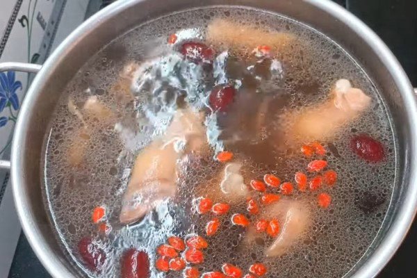 Chân dê hầm thuốc bắc thành phẩm thơm ngon nóng hổi
