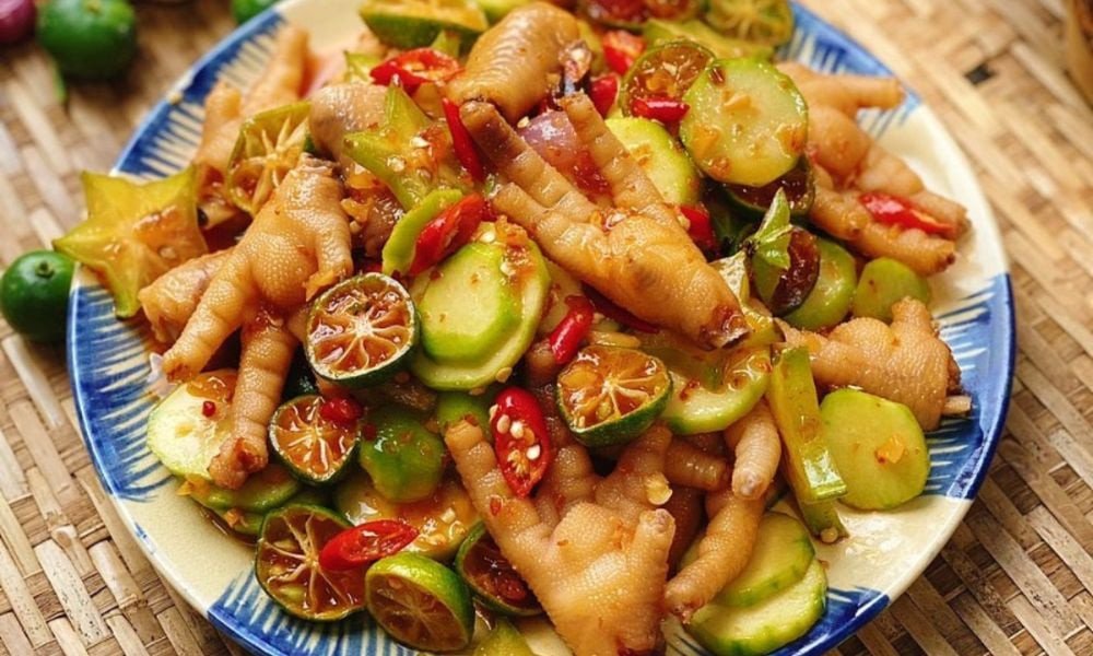 Chân gà trộn sa tế đỏ au, hấp dẫn, hương vị cay nồng khó cưỡng