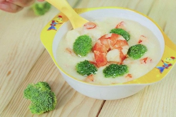 Cháo tôm phô mai bông cải xanh tươi ngon cho bé ăn dặm